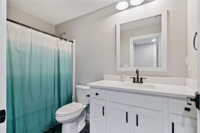 1264 Cedar Springs Dr, Marion, IA 52302