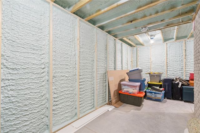 1264 Cedar Springs Dr, Marion, IA 52302