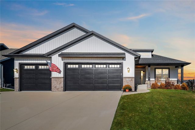 1264 Cedar Springs Dr, Marion, IA 52302