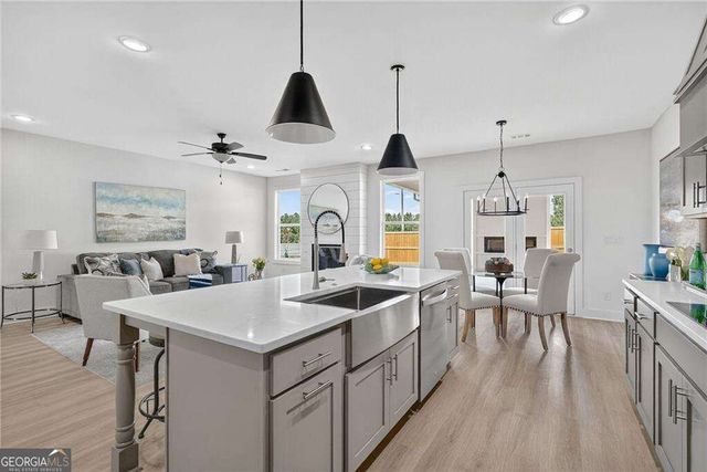 972 Homepark Circle, Buford, GA 30518