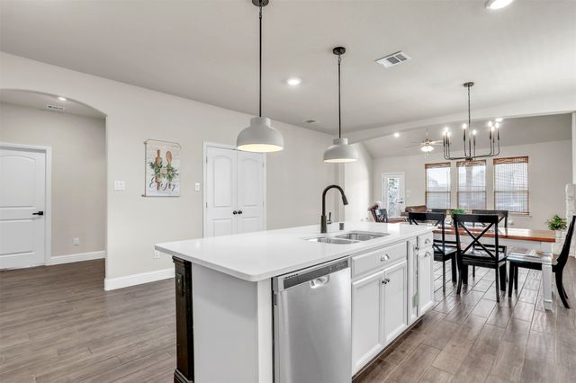 433 Forestridge Drive, Fate, TX 75087