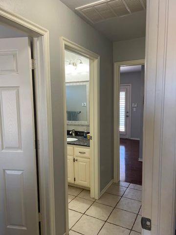 1800 Napa Valley Road, Edmond, OK 73013
