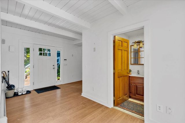 12 Sawmill Rd, Barnstable, MA 02648
