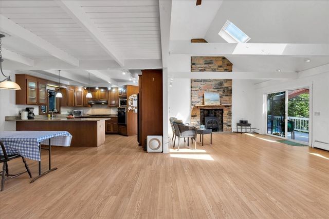 12 Sawmill Rd, Barnstable, MA 02648