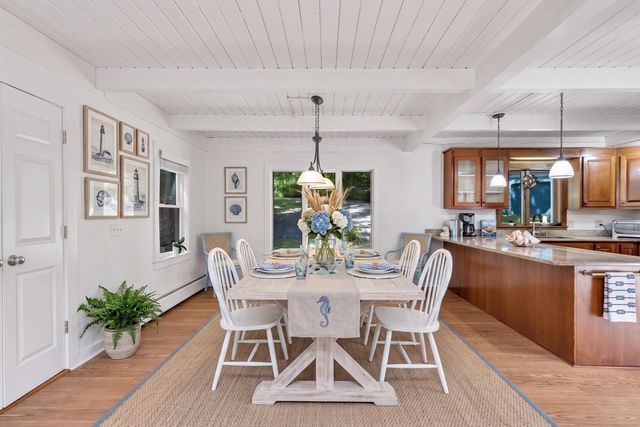 12 Sawmill Rd, Barnstable, MA 02648