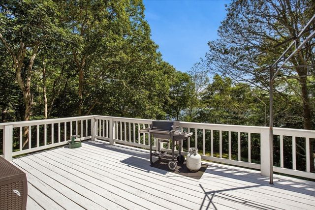 12 Sawmill Rd, Barnstable, MA 02648