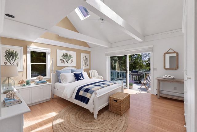 12 Sawmill Rd, Barnstable, MA 02648