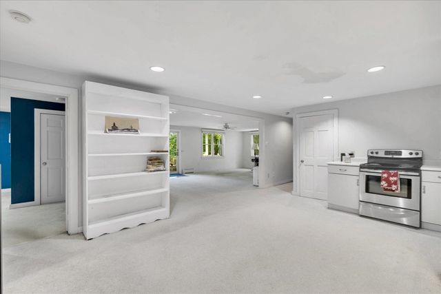 12 Sawmill Rd, Barnstable, MA 02648