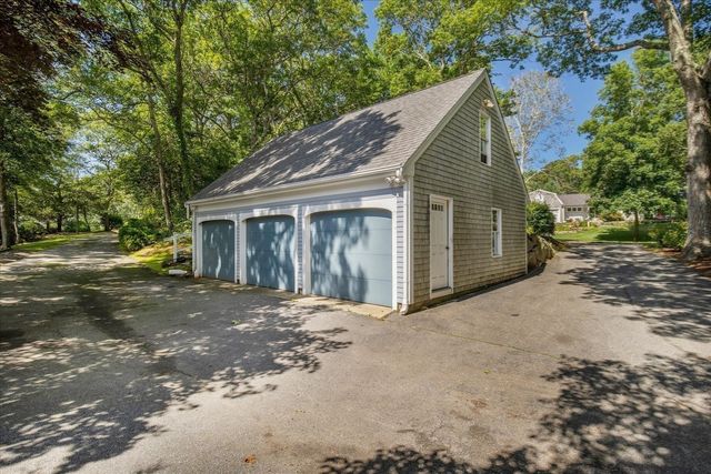 12 Sawmill Rd, Barnstable, MA 02648