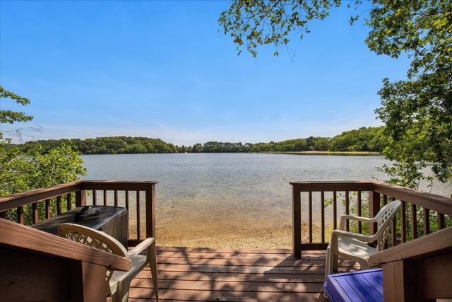12 Sawmill Rd, Barnstable, MA 02648