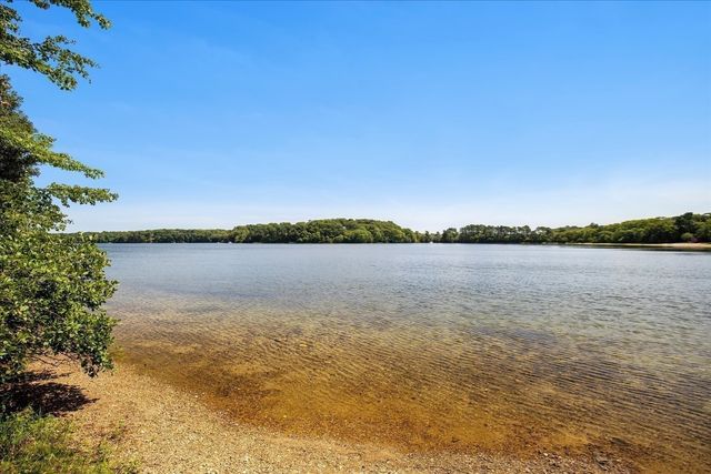 12 Sawmill Rd, Barnstable, MA 02648