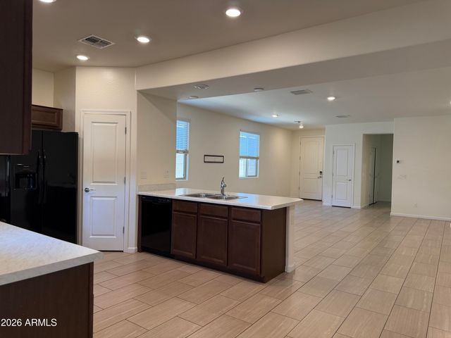 6628 S 4TH Street, Phoenix, AZ 85042
