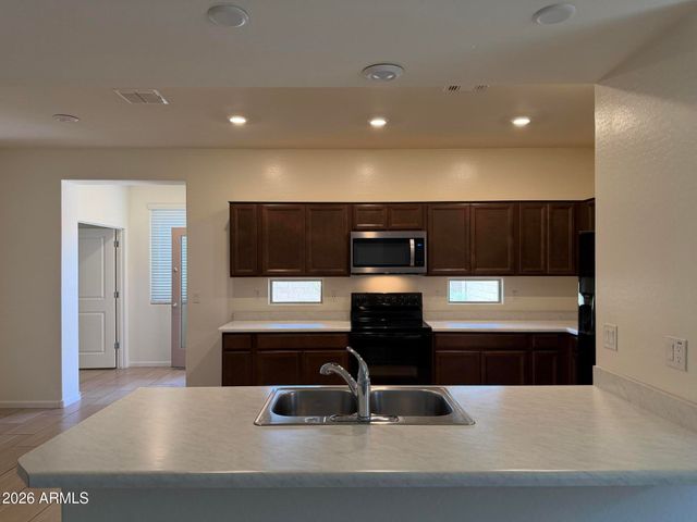 6628 S 4TH Street, Phoenix, AZ 85042