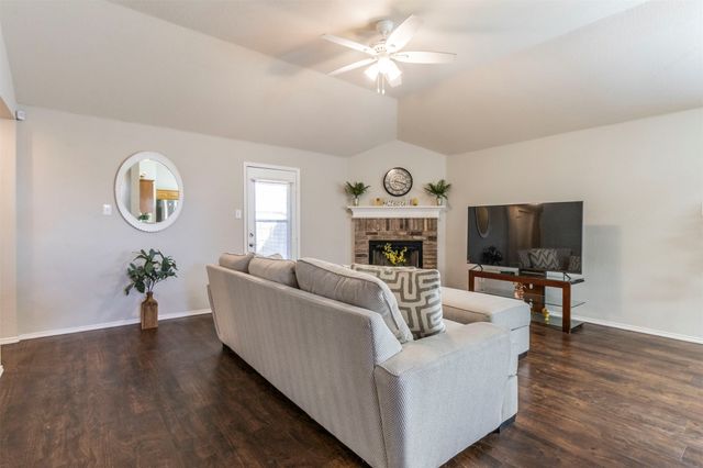 301 Wintergreen Court, Weatherford, TX 76085