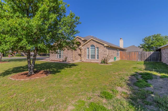 301 Wintergreen Court, Weatherford, TX 76085