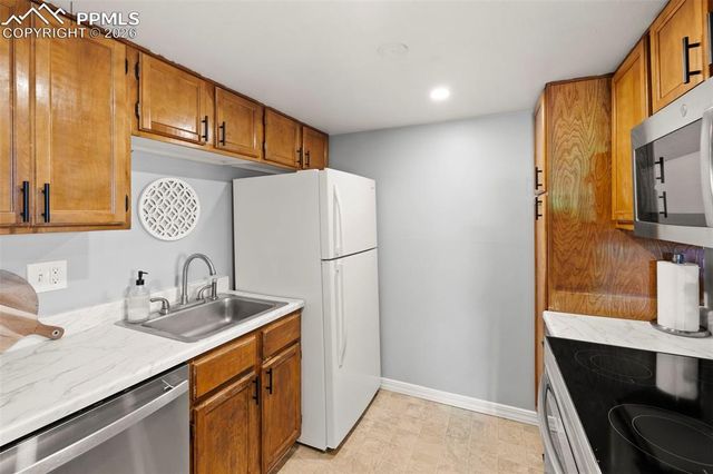 814 Tenderfoot Hill Road 102, Colorado Springs, CO 80906