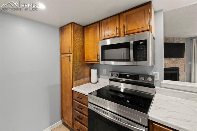 814 Tenderfoot Hill Road 102, Colorado Springs, CO 80906