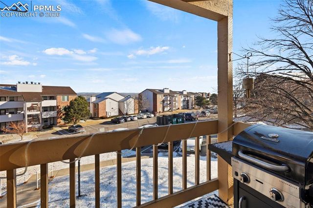 814 Tenderfoot Hill Road 102, Colorado Springs, CO 80906