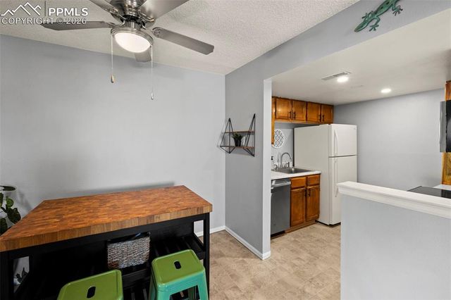 814 Tenderfoot Hill Road 102, Colorado Springs, CO 80906