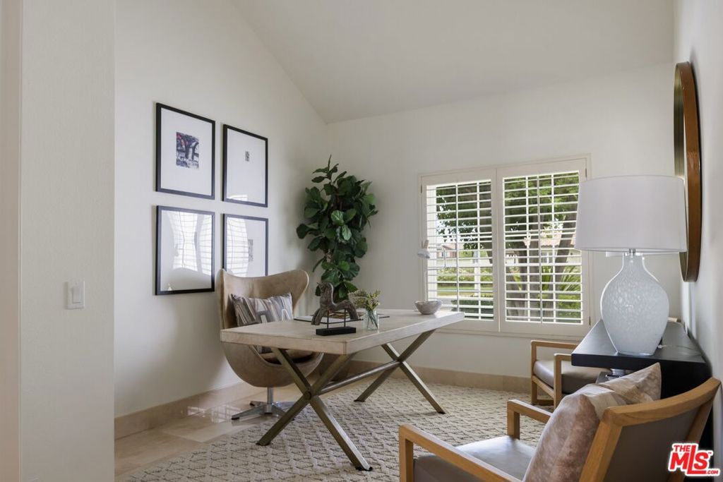 Image 16 of property listing at 9550 White Oak Avenue, Los Angeles, CA 91325