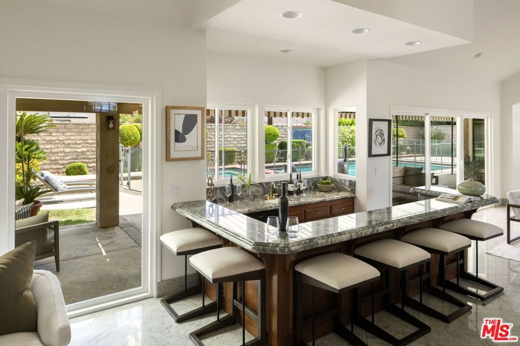 Image 7 of property listing at 9550 White Oak Avenue, Los Angeles, CA 91325