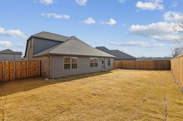511 Forest Haven Drive, Van Alstyne, TX 75495