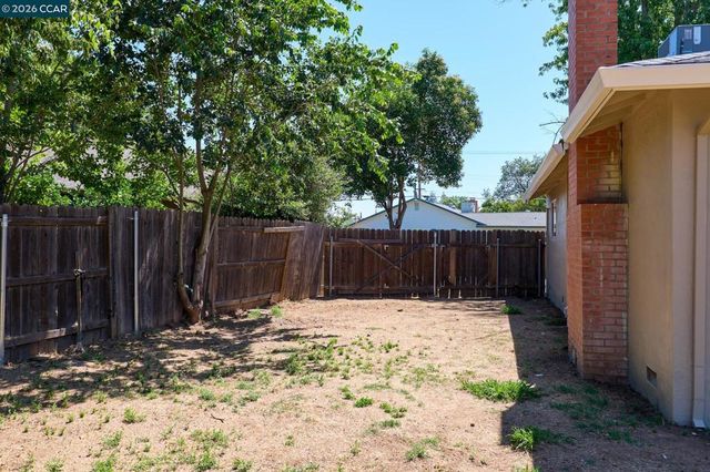 2504 Riesling Way, Rancho Cordova, CA 95670