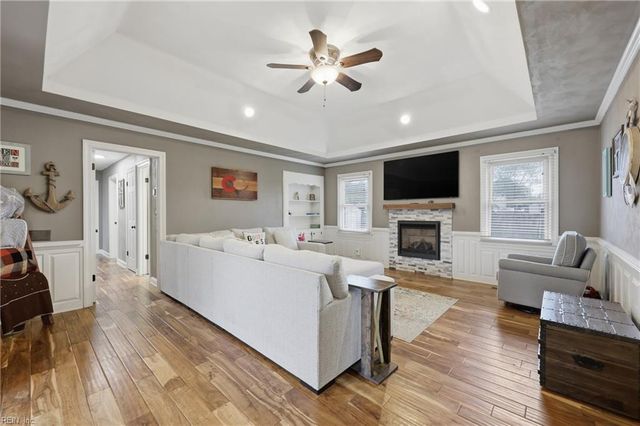 312 Gallenway TER, Chesapeake, VA 23322