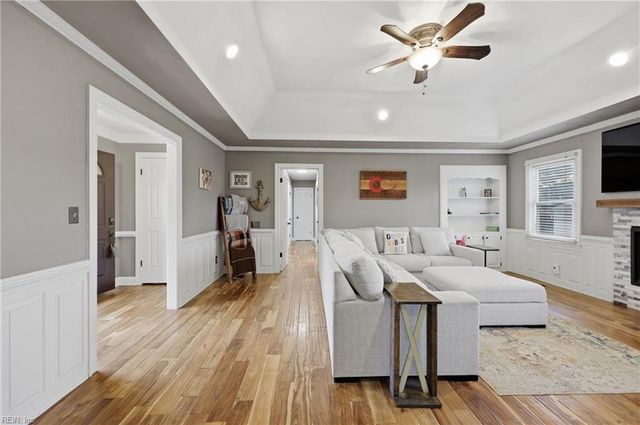 312 Gallenway TER, Chesapeake, VA 23322