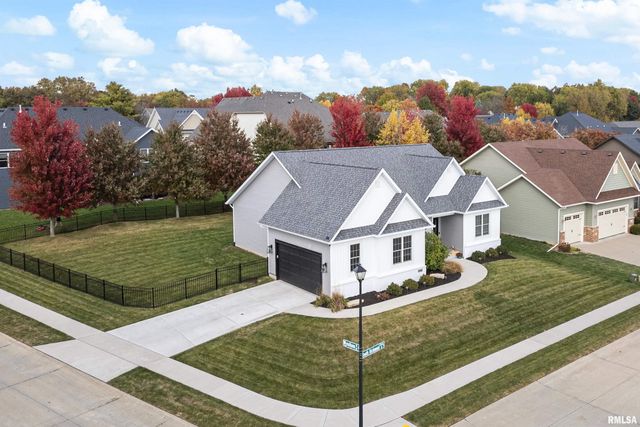 5108 S RICHMOND Circle, Bettendorf, IA 52722