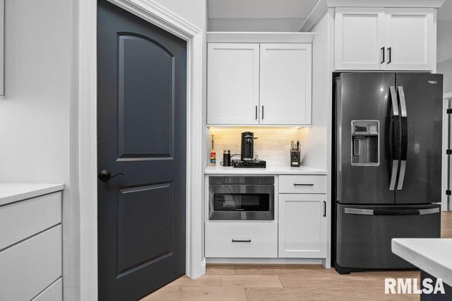 5108 S RICHMOND Circle, Bettendorf, IA 52722