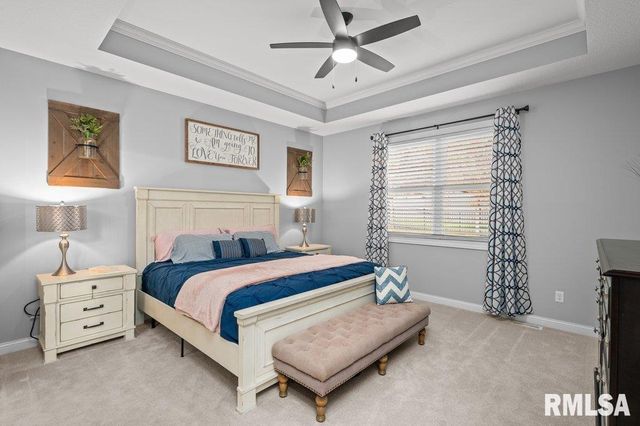 5108 S RICHMOND Circle, Bettendorf, IA 52722