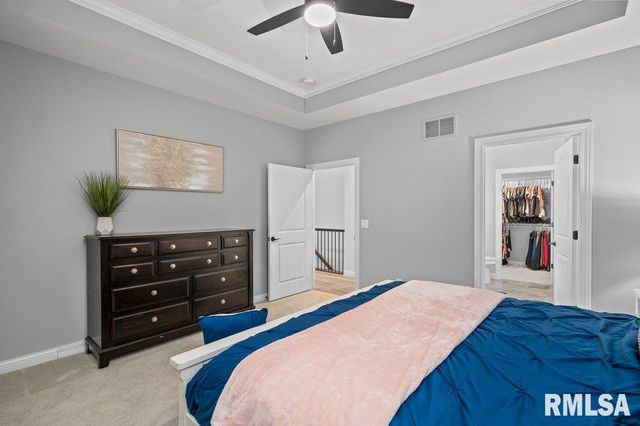 5108 S RICHMOND Circle, Bettendorf, IA 52722