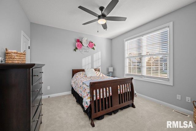 5108 S RICHMOND Circle, Bettendorf, IA 52722