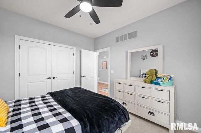 5108 S RICHMOND Circle, Bettendorf, IA 52722