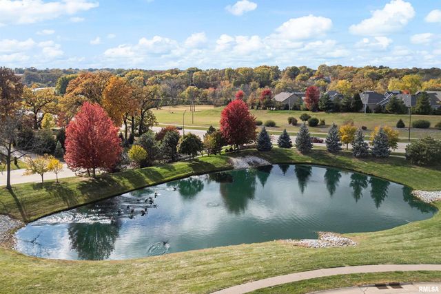 5108 S RICHMOND Circle, Bettendorf, IA 52722