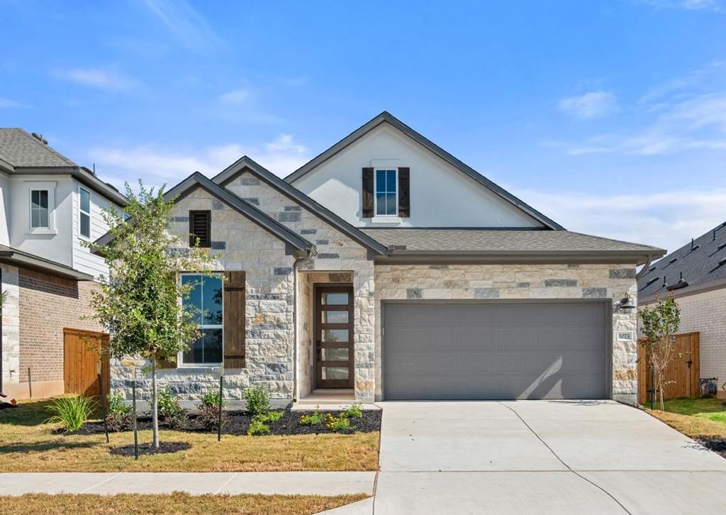 1023 North Roger Hanks Parkway, Dripping Springs, TX 78620