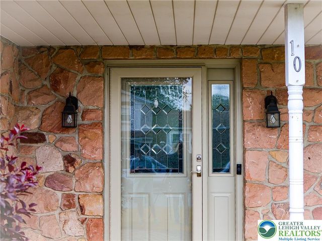 10 Dusty Road, Easton, PA 18045