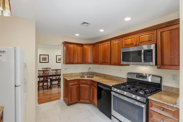 3302 Homestead Court, Peekskill, NY 10566