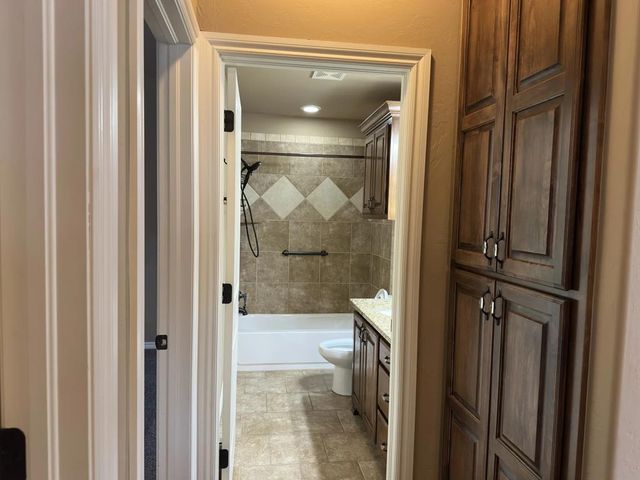 7620 Harold Drive, Yukon, OK 73099