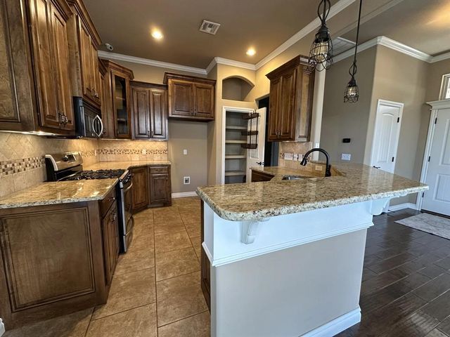 7620 Harold Drive, Yukon, OK 73099