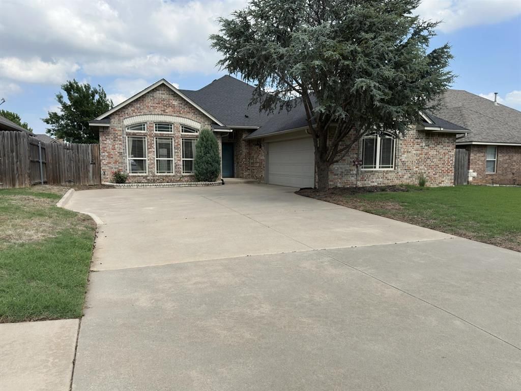 7620 Harold Drive, Yukon, OK 73099