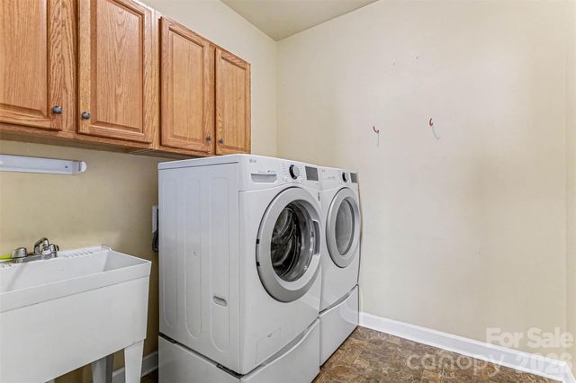 1392 Bottle Brush Lane, Harrisburg, NC 28075