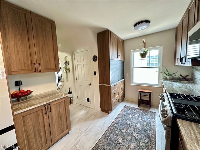 6608 Orchard Grove Avenue, Cleveland, OH 44144