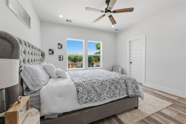 890 Paul Quinn St, Houston, TX 77091