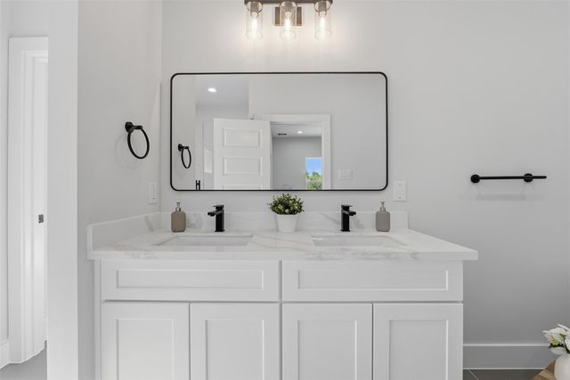 890 Paul Quinn St, Houston, TX 77091