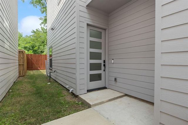 890 Paul Quinn St, Houston, TX 77091