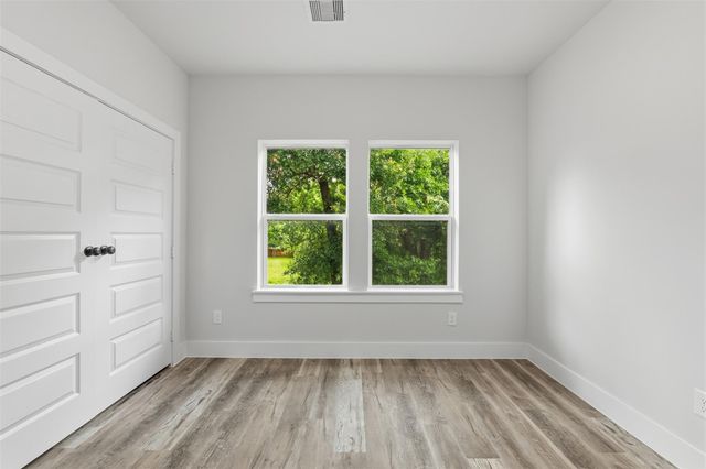 890 Paul Quinn St, Houston, TX 77091