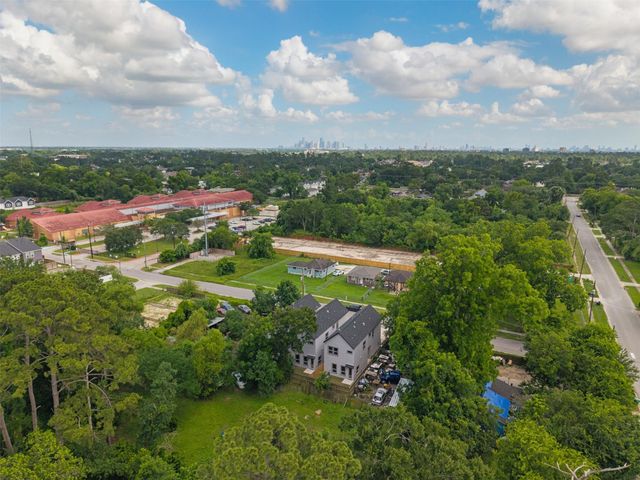 890 Paul Quinn St, Houston, TX 77091