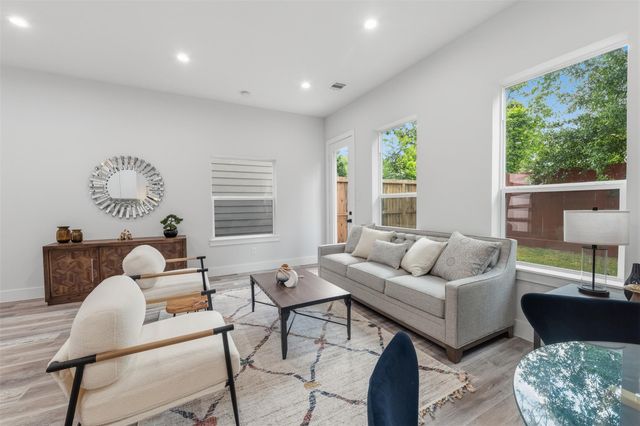 890 Paul Quinn St, Houston, TX 77091